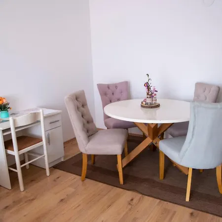 Apartman Majna Modrica Exterior photo