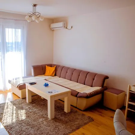 Apartman Majna Modrica Exterior photo